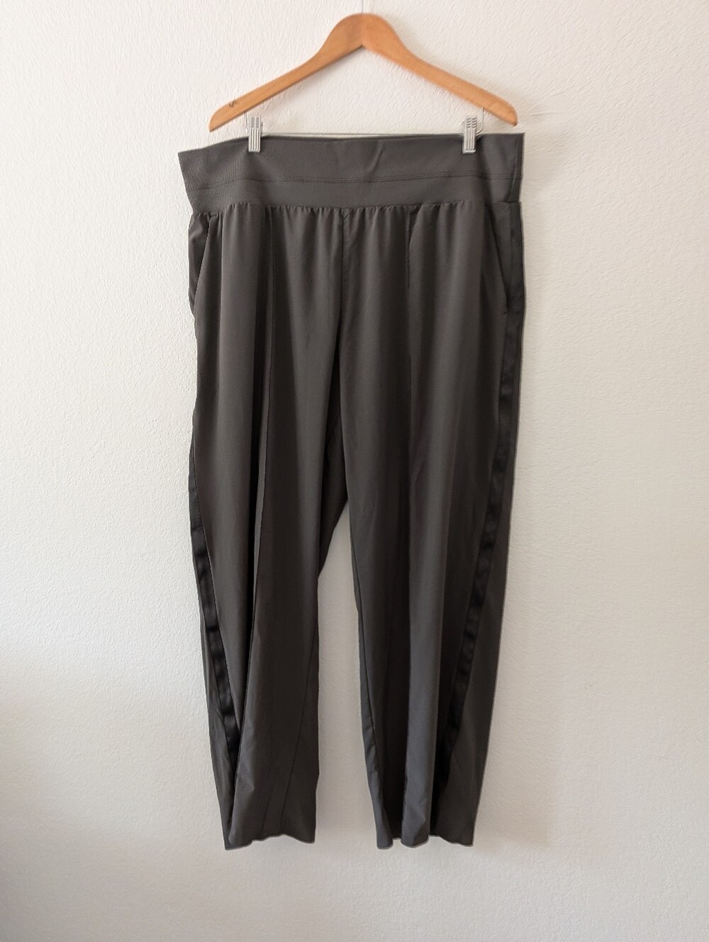 Athleta Nolita Wide Leg City Pants Olive Green Size 20 Plus Size High Waist